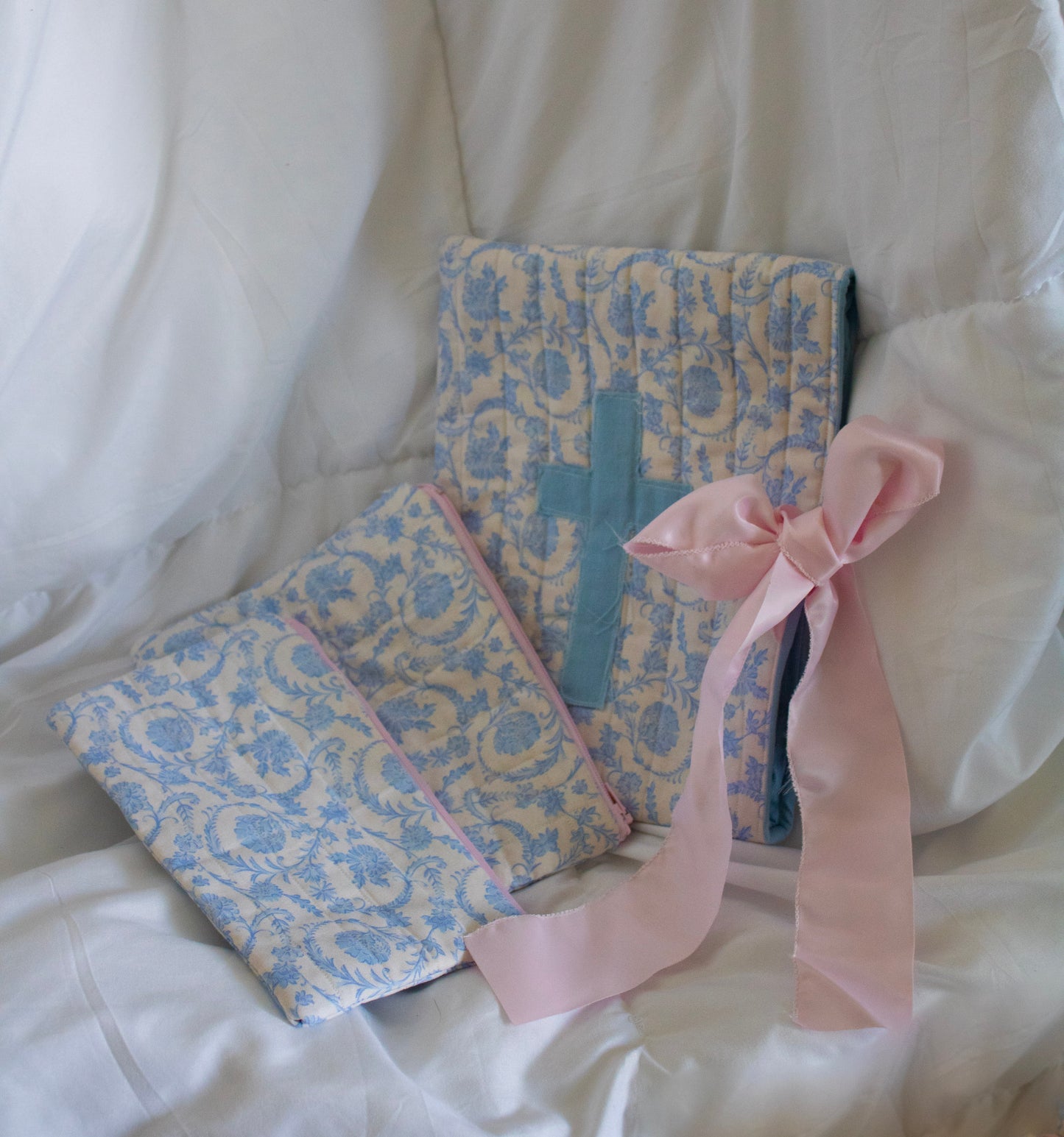 Jesus Saves Bible Cover & Pouch Set